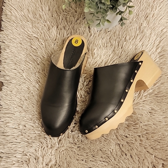 Aerosols | FURY | Black Leather Faux Fur Lined Clogs - Picture 2 of 14